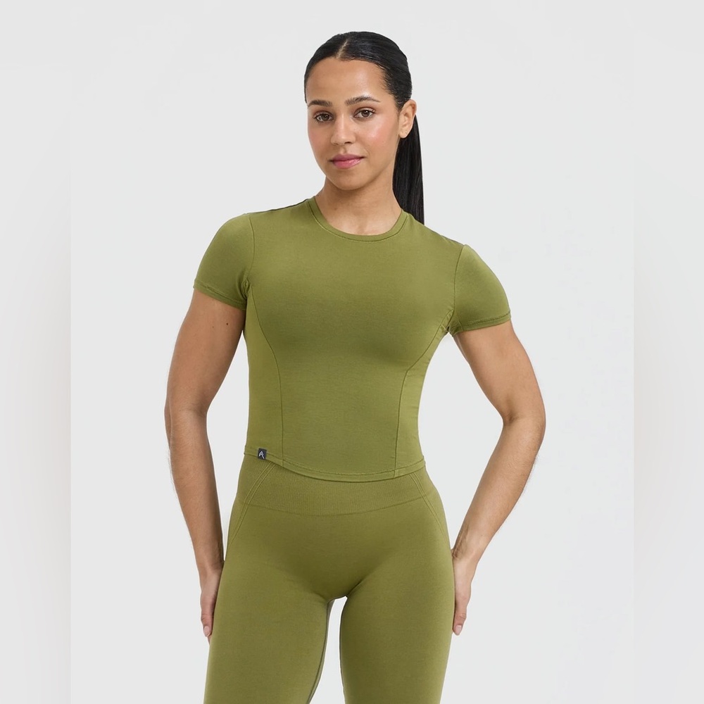 Oner Active 
Mellow Soft Short Sleeve T-Shirt | Olive Green - M